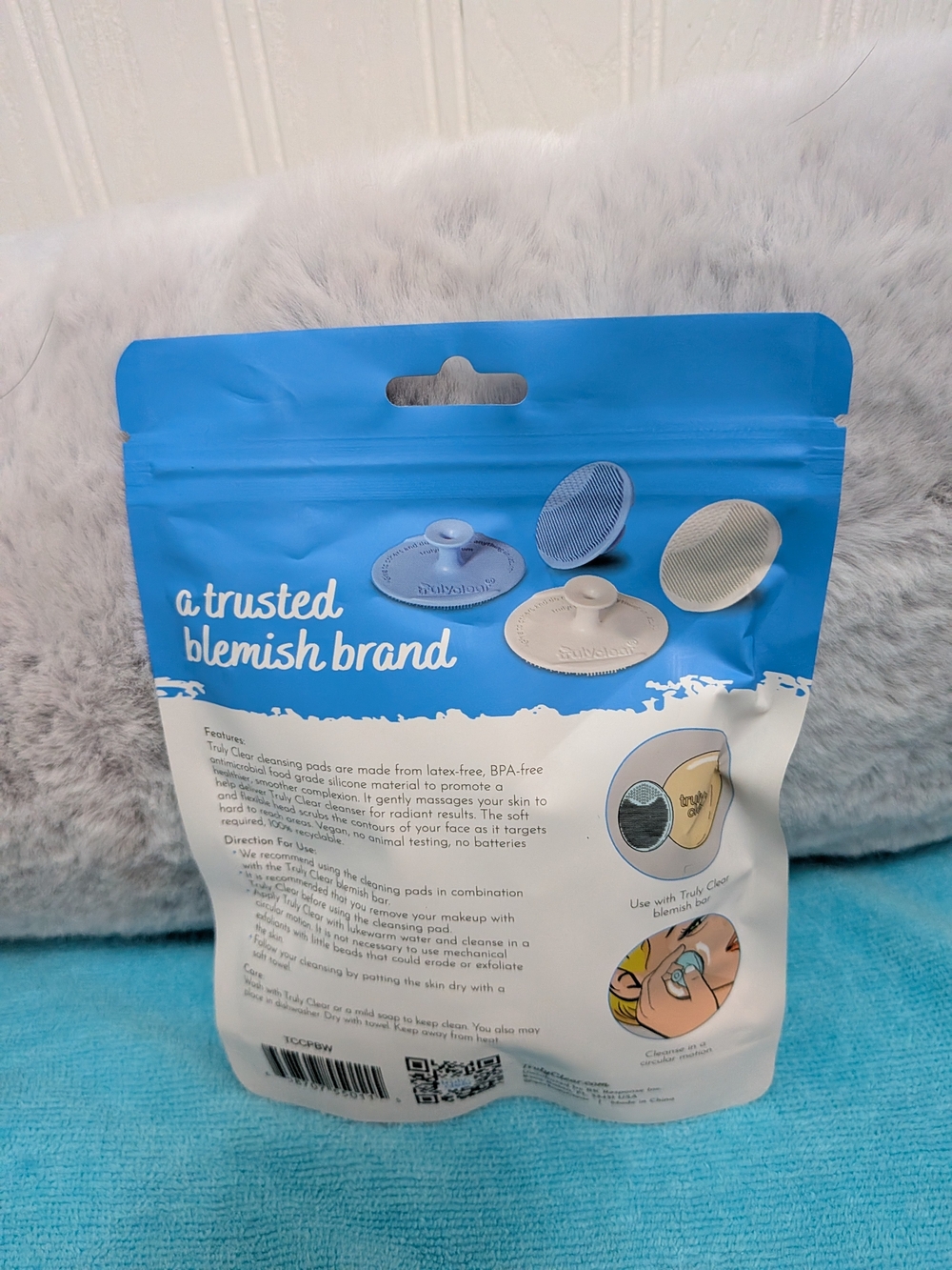 NEW Truly Clear Silicone Face Cleaning Exfoliate Pads White and Blue - Picture 2 of 8